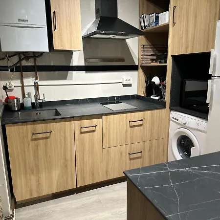 Salabardoa Ea アパート エア